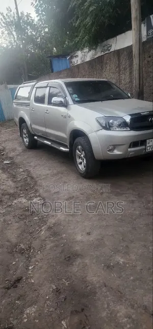 Toyota Hilux 2009 Gold