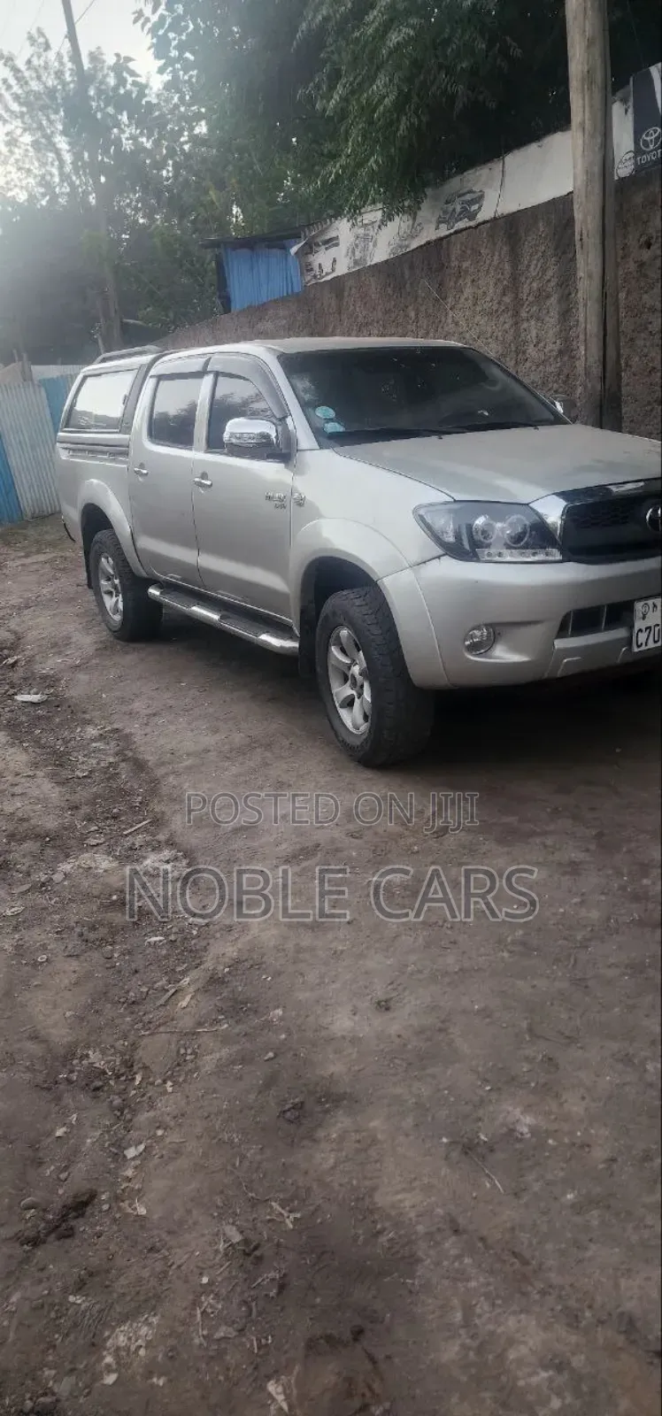Toyota Hilux 2009 Gold