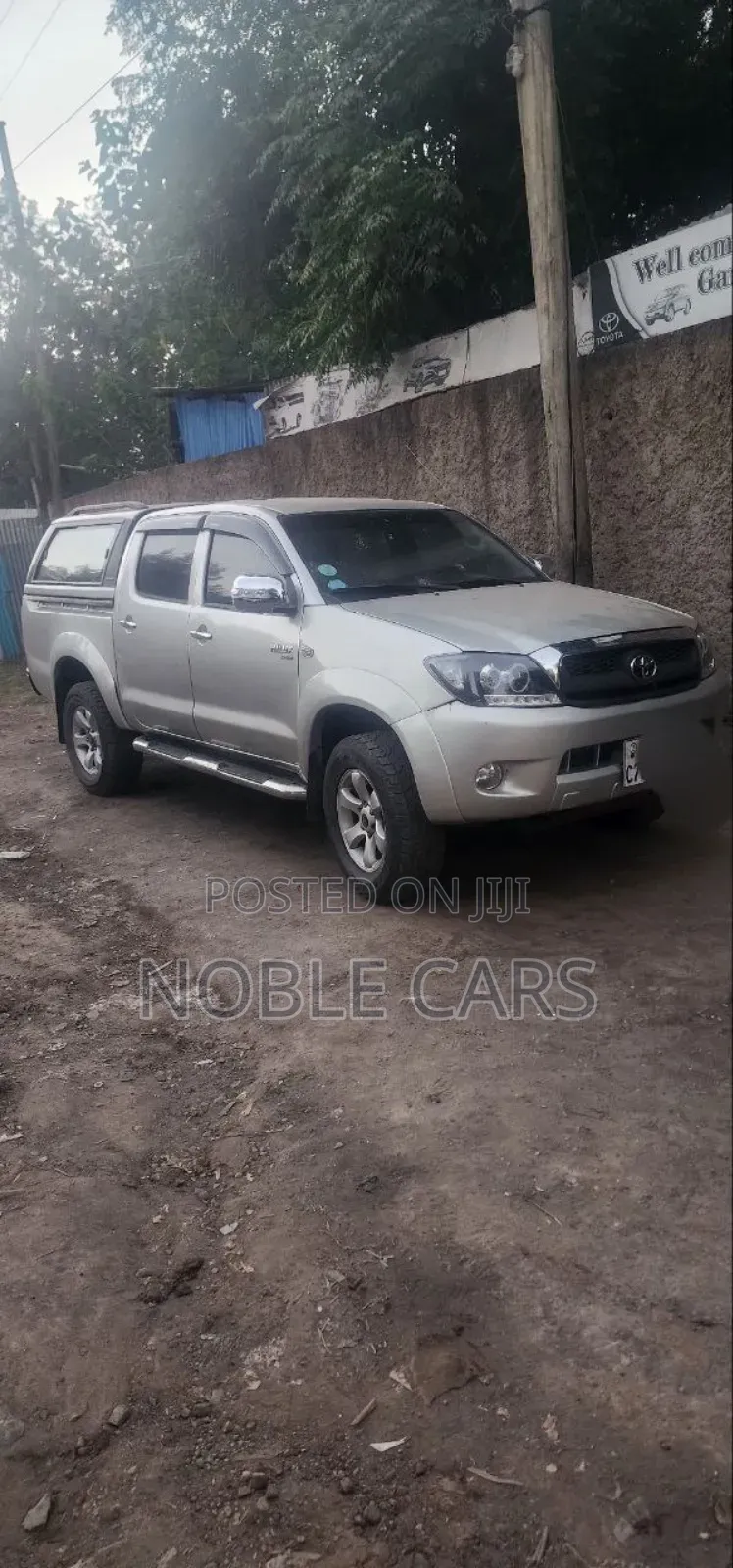 Toyota Hilux 2009 Gold