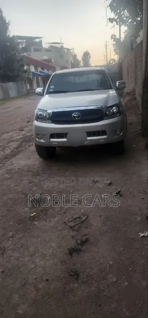 Toyota Hilux 2009 Gold