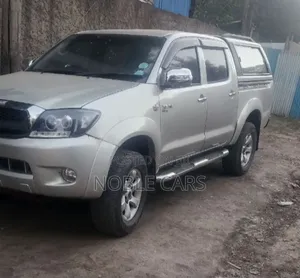 Toyota Hilux 2009 Gold