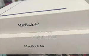 New Laptop Apple MacBook Air 2025 M4 13-Inch 16GB Apple M4 SSD 256GB