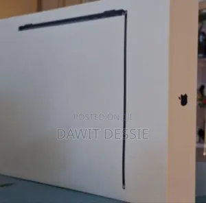 New Laptop Apple MacBook Air 2025 M4 13-Inch 16GB Apple M4 SSD 512GB