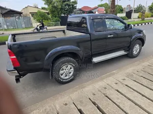 Toyota Hilux 2014 Gray