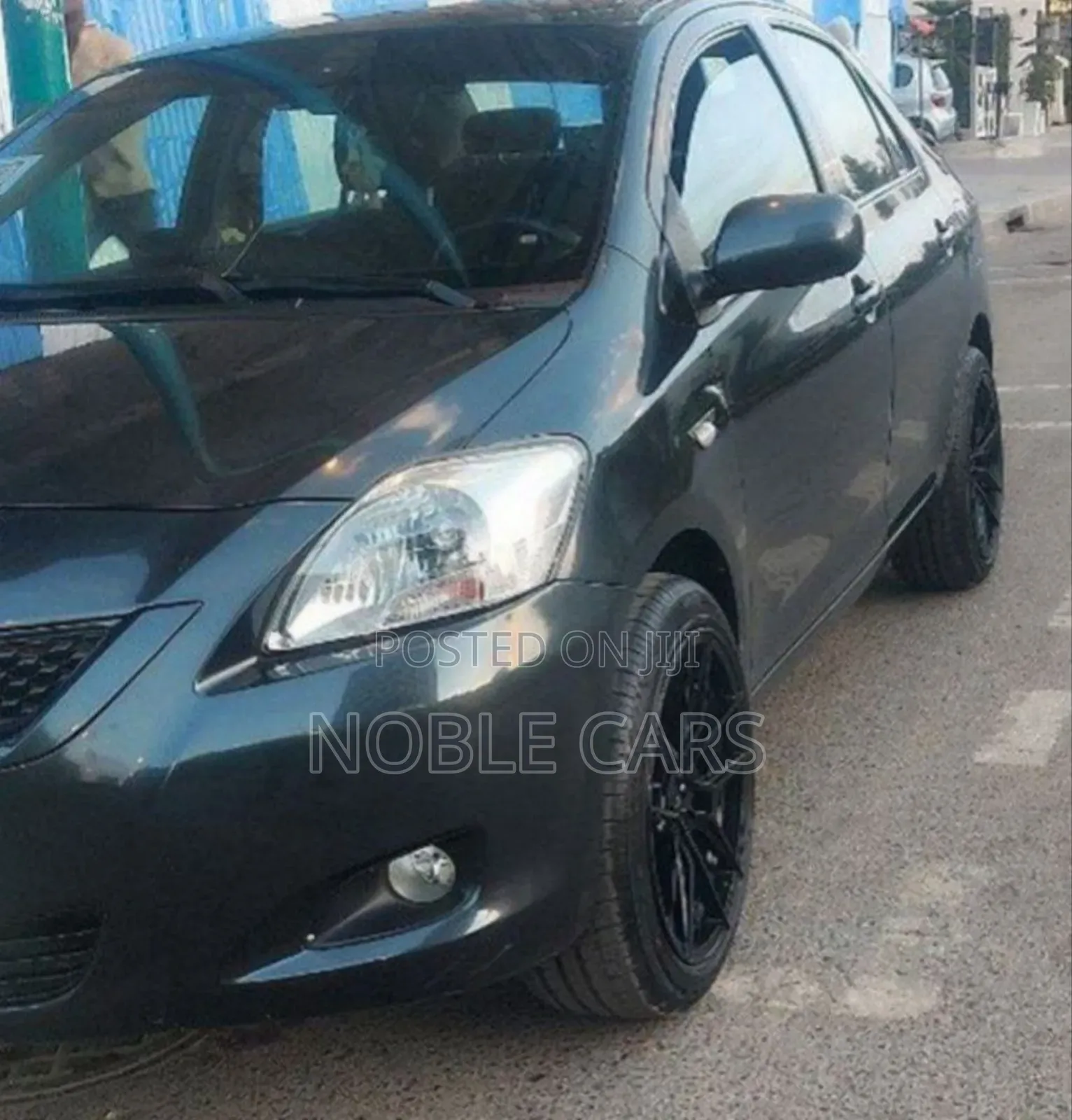 Toyota Yaris 2011 Gray