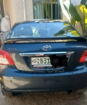 Toyota Yaris 2011 Gray