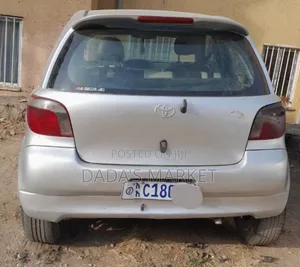 Toyota Vitz 2001 Silver