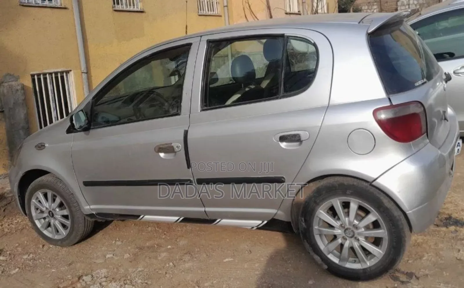 Toyota Vitz 2001 Silver