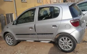 Toyota Vitz 2001 Silver