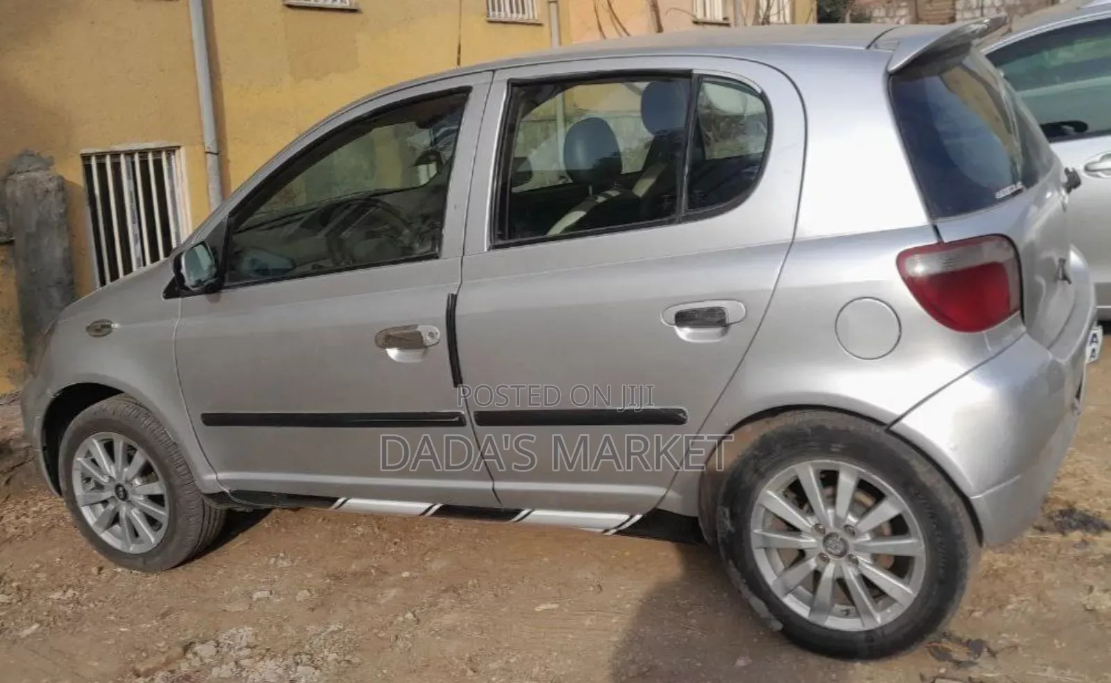 Toyota Vitz 2001 Silver