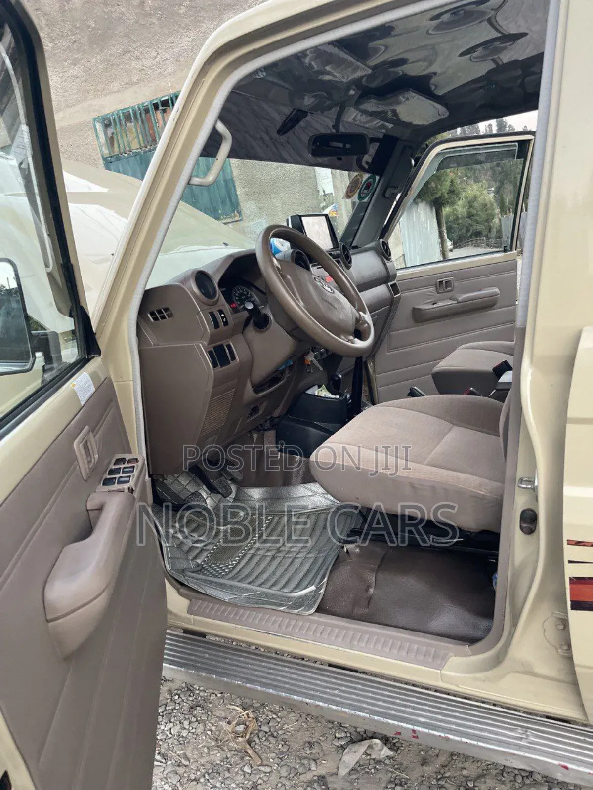 Toyota Land Cruiser 2020 Gold