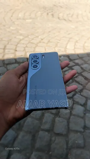 New Tecno Camon 40 Pro 256 GB Silver