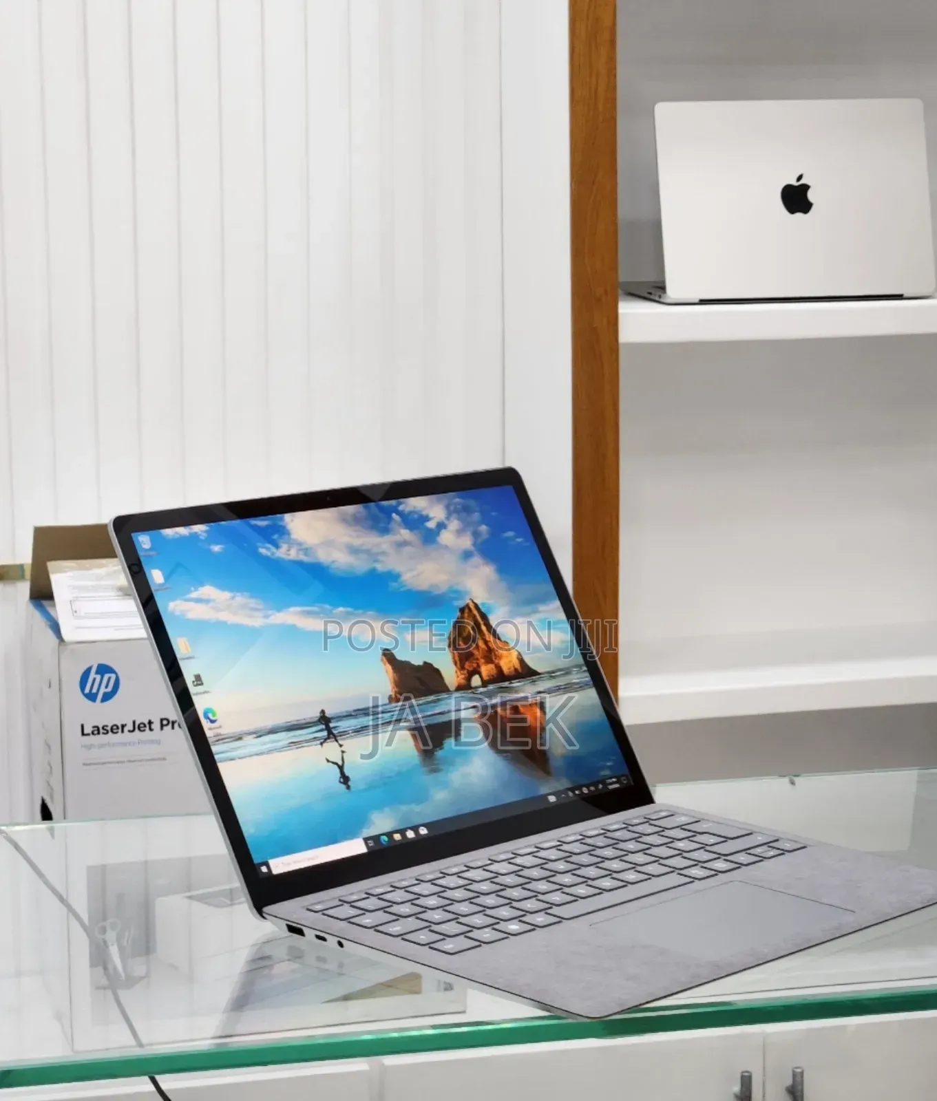 New Laptop Microsoft Surface 16GB Intel Core i7 SSD 256GB