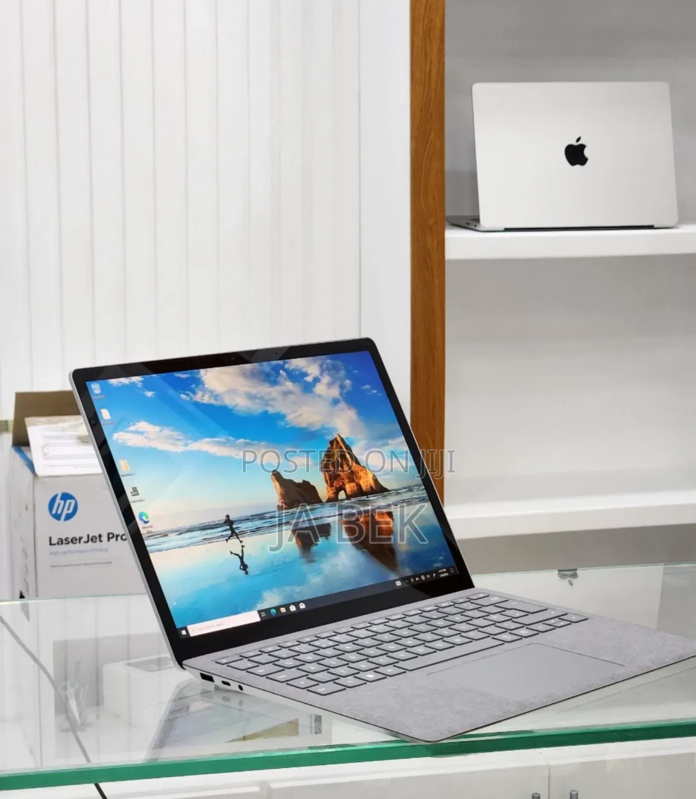 New Laptop Microsoft Surface 16GB Intel Core i7 SSD 256GB