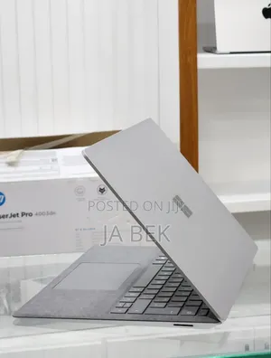 New Laptop Microsoft Surface 16GB Intel Core i7 SSD 256GB