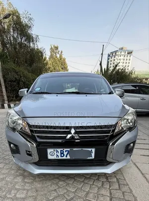 Mitsubishi Attrage 2020 Silver