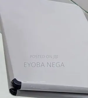 New Laptop Apple MacBook Air 2025 M4 13-Inch 16GB Apple M4 SSD 256GB