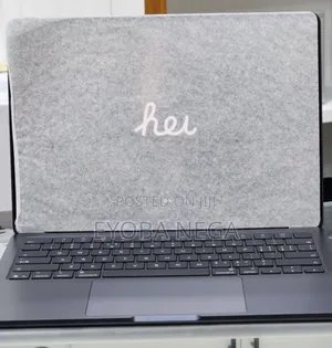 New Laptop Apple MacBook Air 2025 M4 13-Inch 16GB Apple M4 SSD 256GB