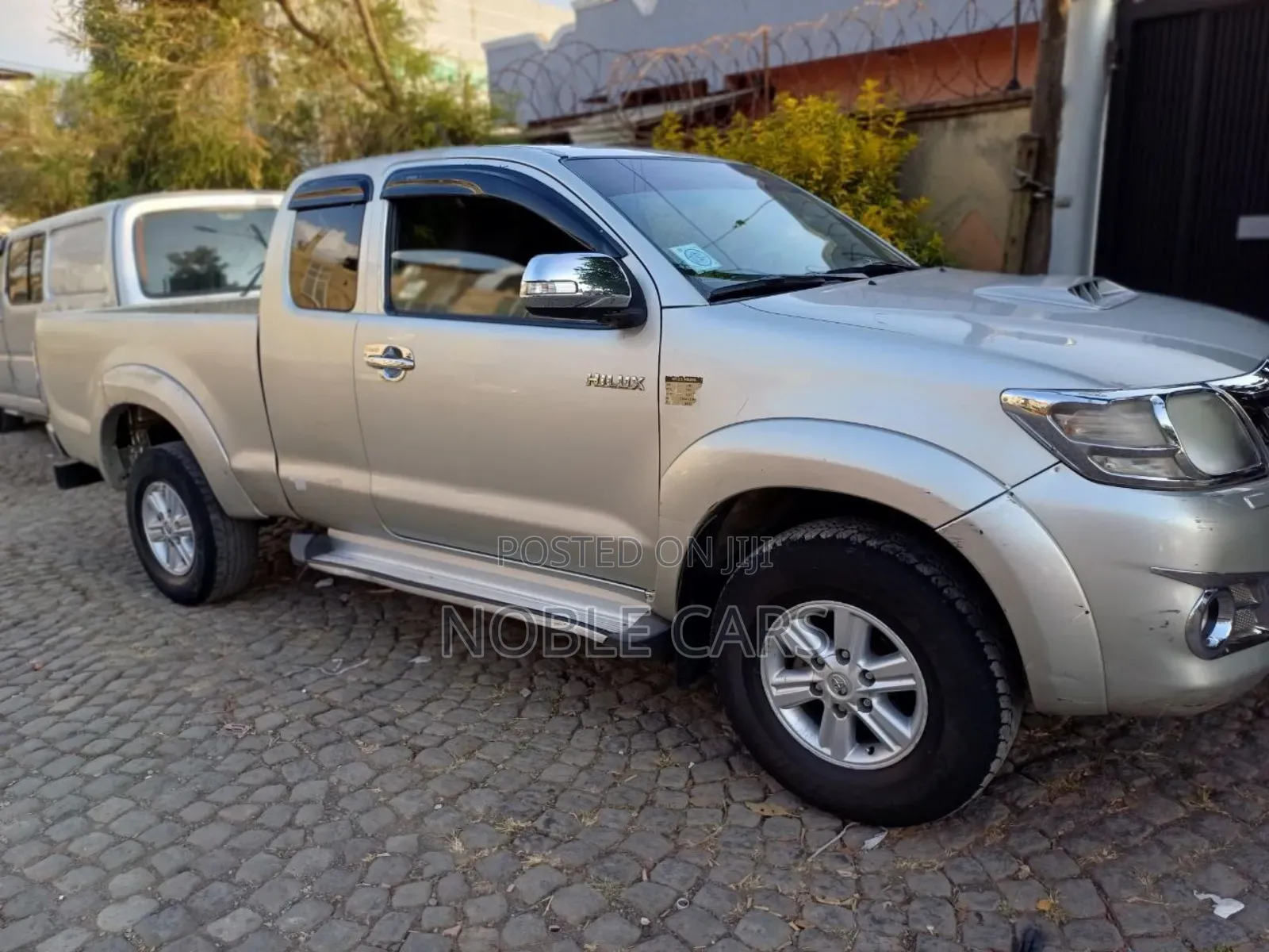 Toyota Hilux 2013 Gold