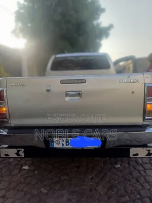 Toyota Hilux 2013 Gold