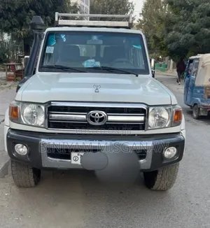 Toyota Land Cruiser 2020 White