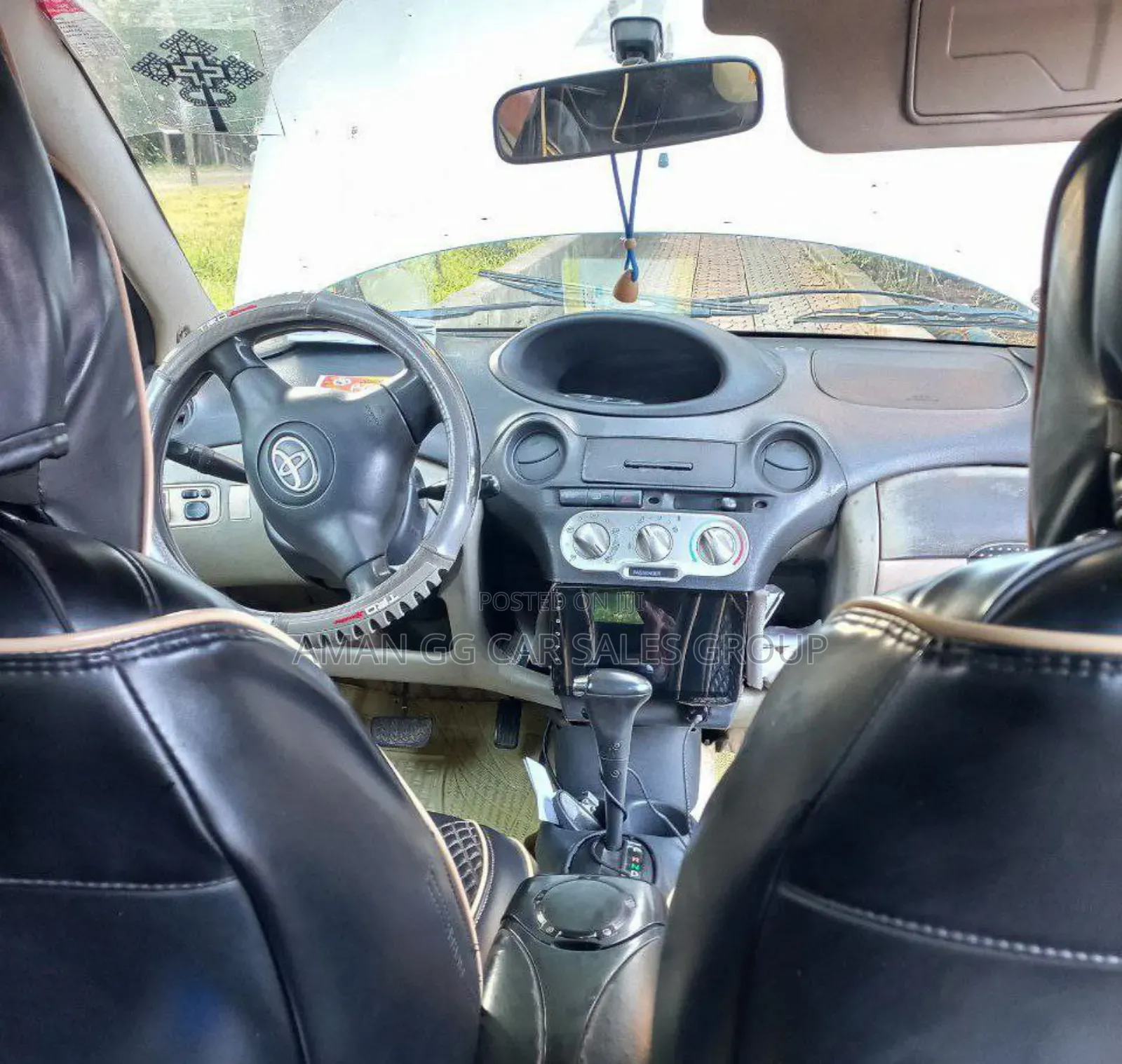 Toyota Vitz 2004 Silver