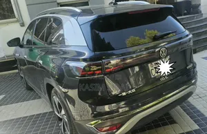 Volkswagen ID.6 2023 Gray