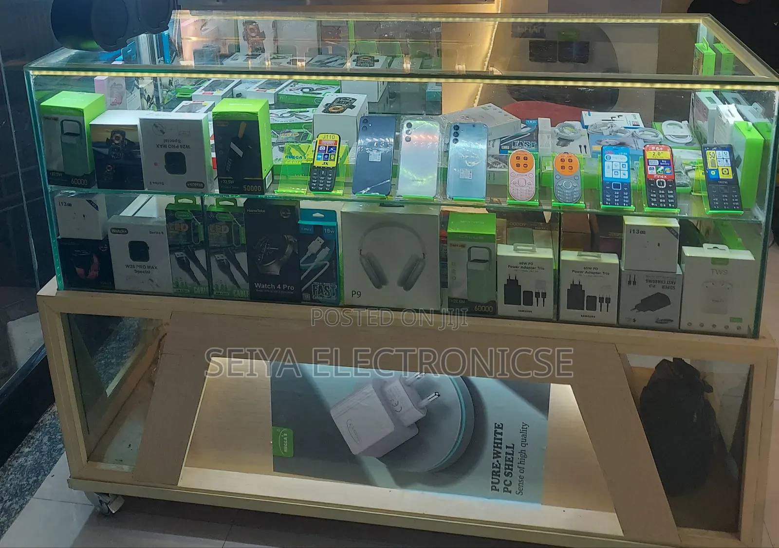 Mobile Phone Store Display