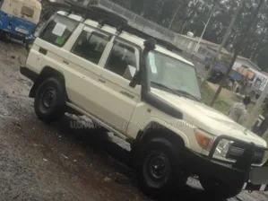 Toyota Land Cruiser 2013 White