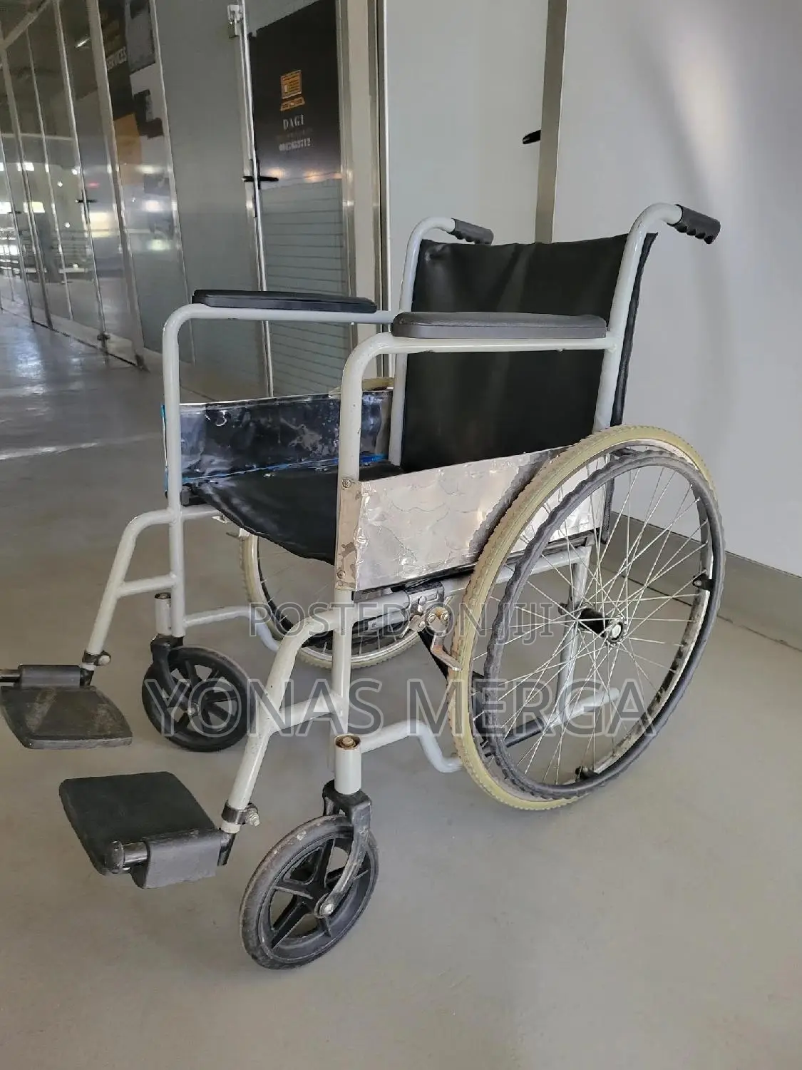 Wheelchair - With Only 15 Kg Weight, Easy to Ride and Easy