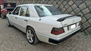 Mercedes-Benz W124 1996 White