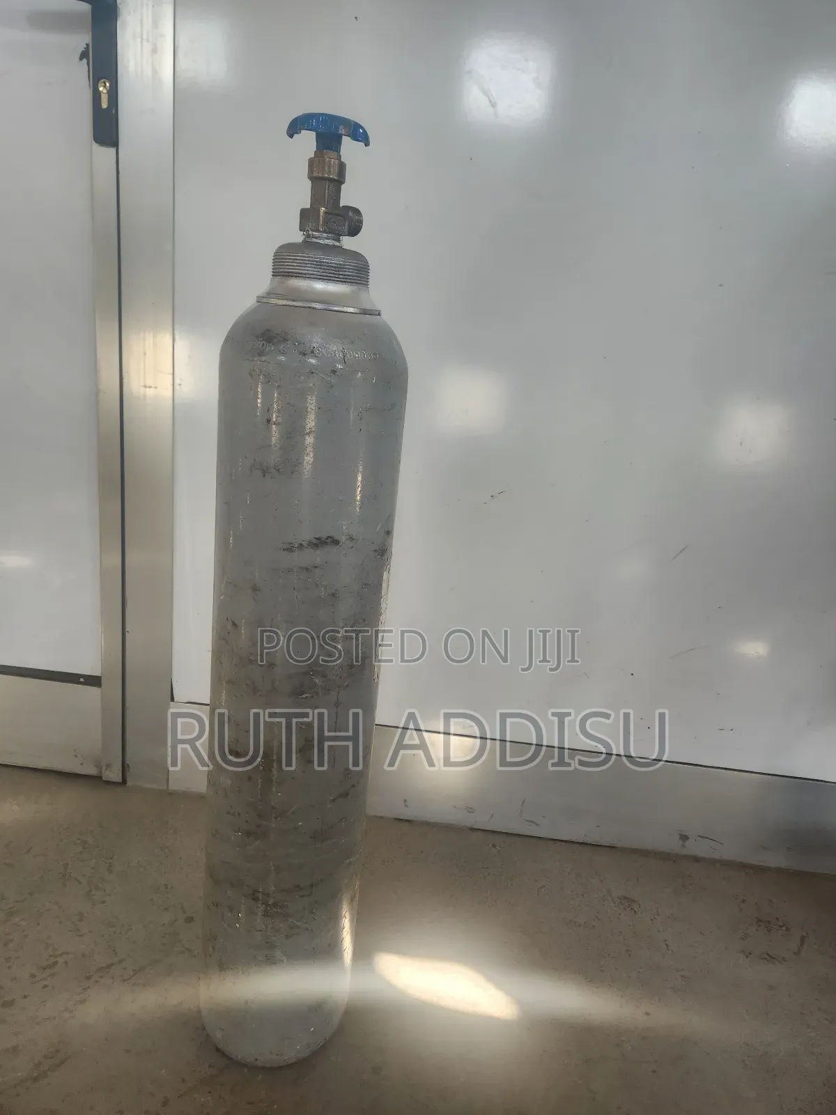 10l Oxygen Cylinder Brand New Filled Wigh Oxygen With Gaige ከነ ጌጁ የተሞላ