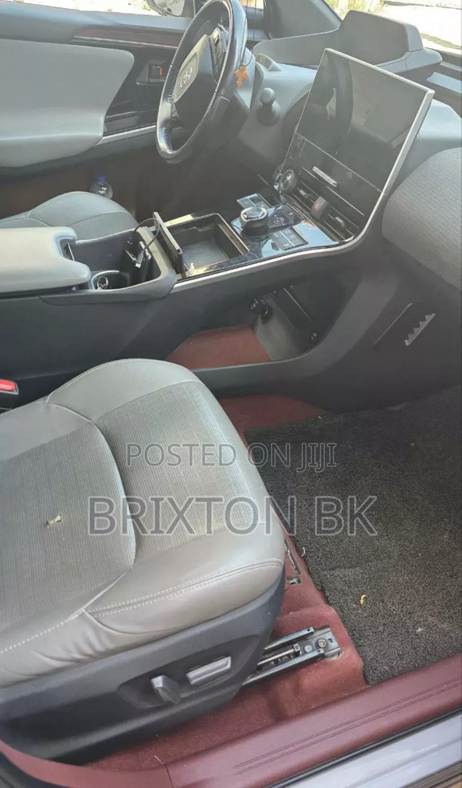 Toyota bZ4X 2023 Silver