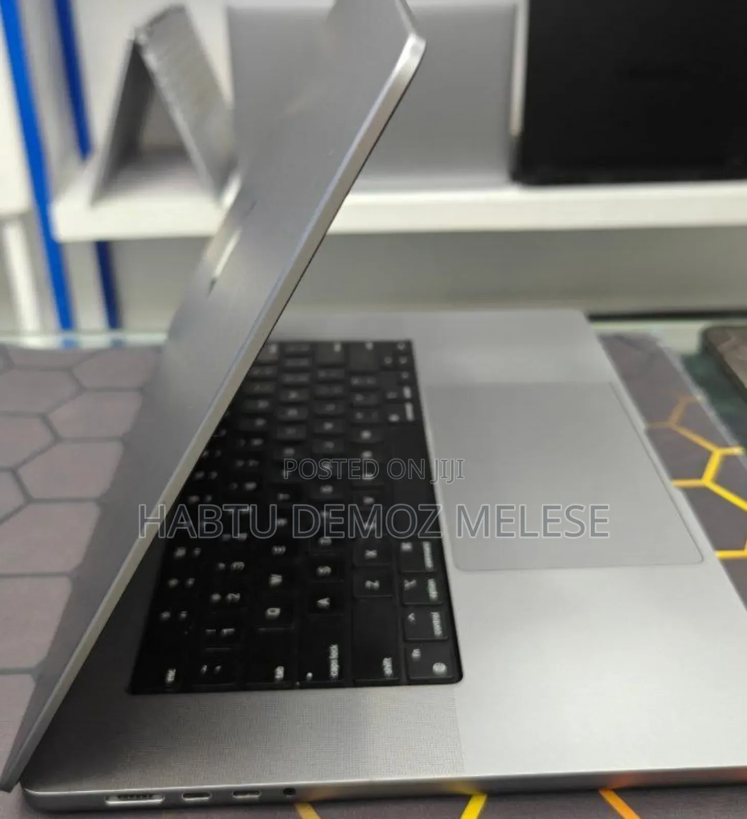 New Laptop Apple MacBook Pro M1 64GB Apple M1 Max SSD 1T