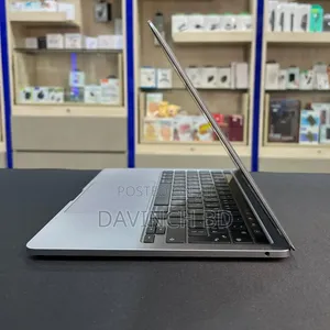 Laptop Apple MacBook Air 2022 M2 8GB Apple M2 SSD 256GB
