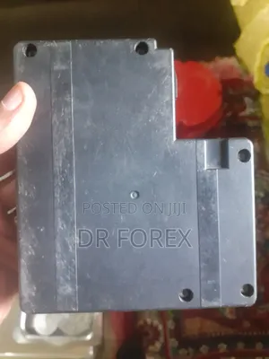 Fujikura Fiber Optic Fusion Splicer + BTR-09 Battery