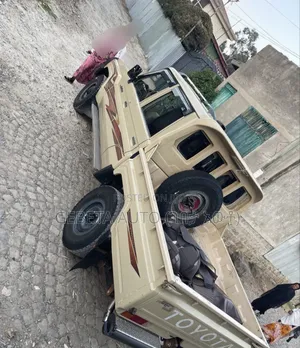 Toyota Land Cruiser 2020 Beige