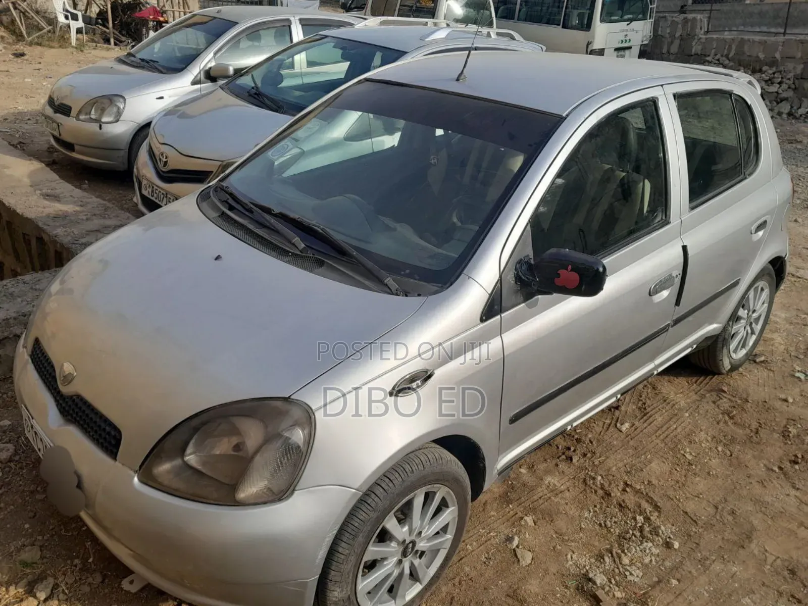 Toyota Vitz 2001 Silver