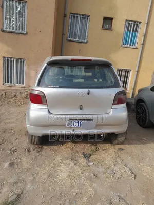 Toyota Vitz 2001 Silver