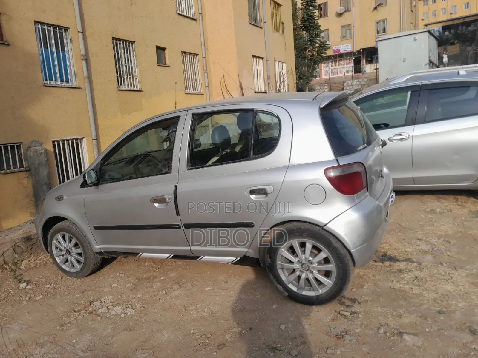 Toyota Vitz 2001 Silver