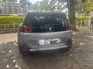 Peugeot 5008 2020 Gray