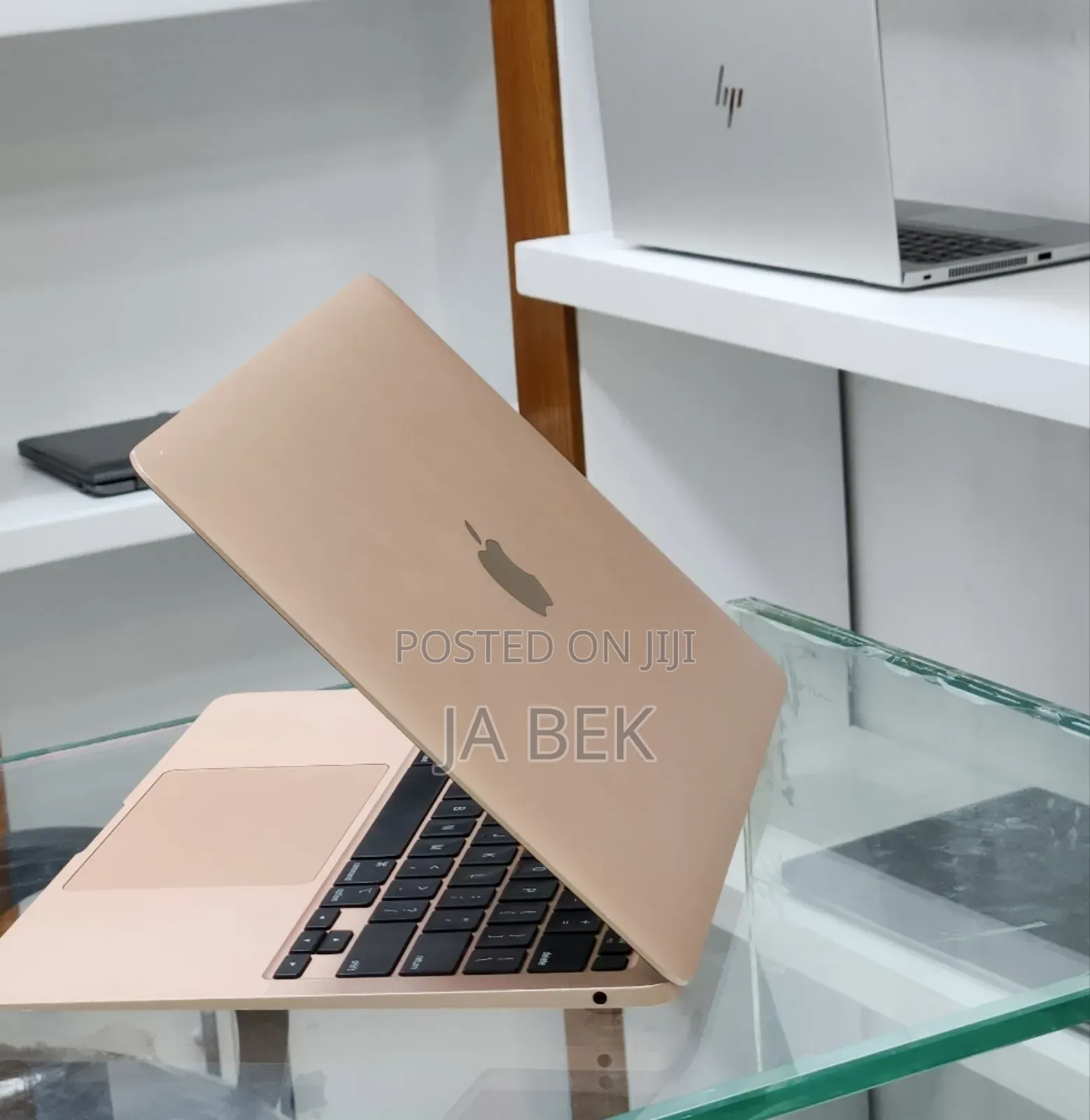 New Laptop Apple MacBook Air 2020 M1 8GB Apple M1 SSD 256GB