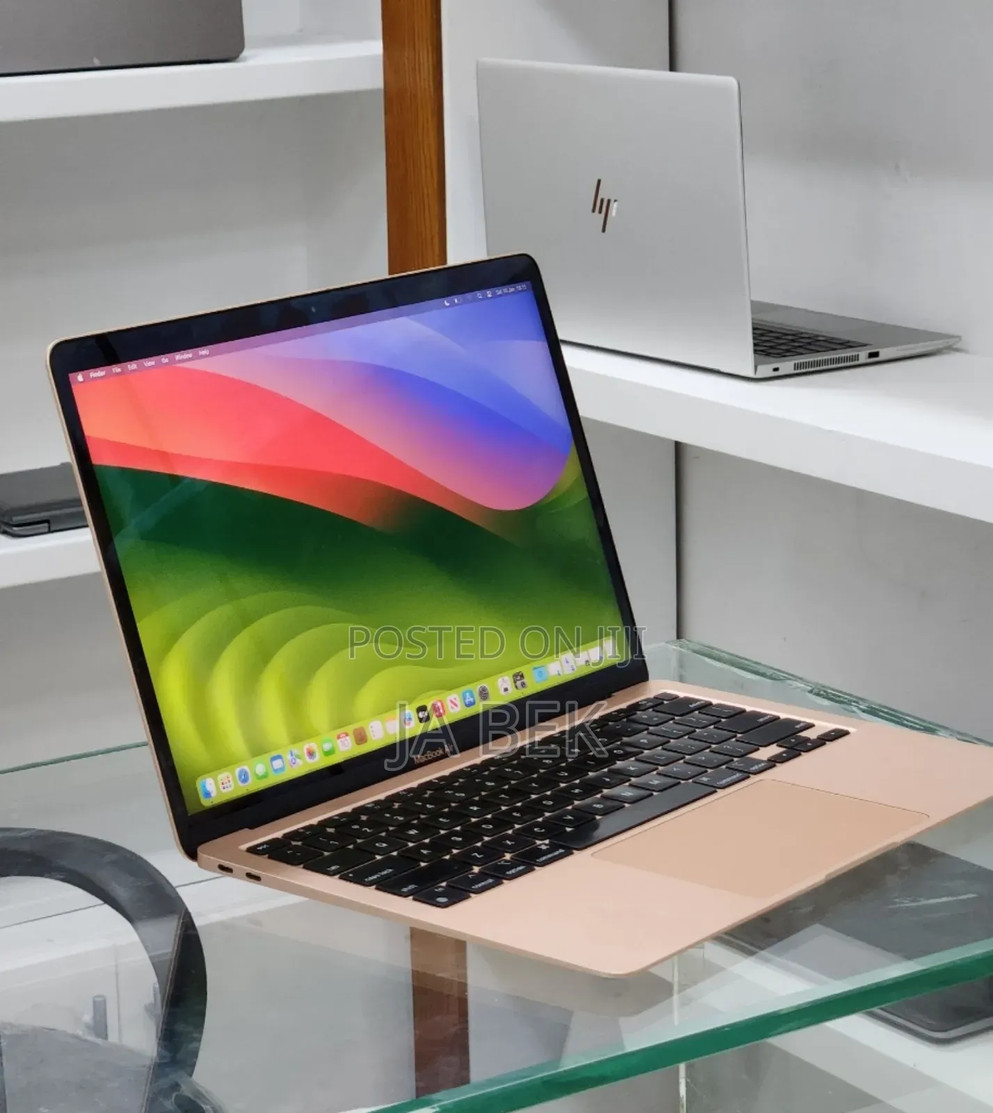 New Laptop Apple MacBook Air 2020 M1 8GB Apple M1 SSD 256GB