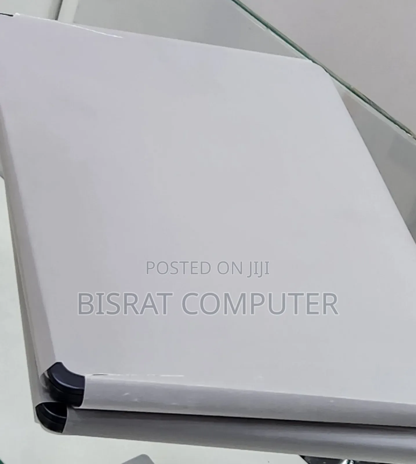 New Laptop Apple MacBook Air 2025 M4 13-Inch 16GB Apple M4 SSD 256GB