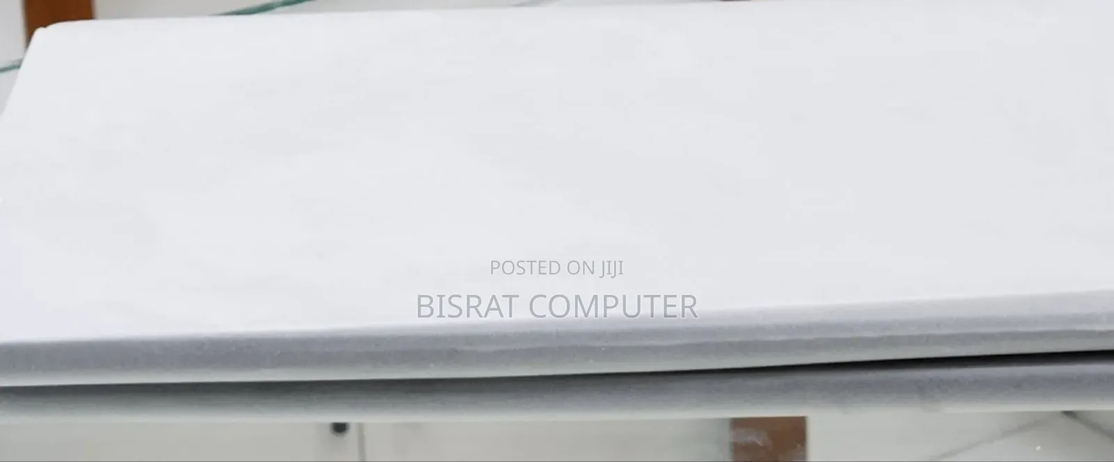 New Laptop Apple MacBook Air 2025 M4 13-Inch 16GB Apple M4 SSD 256GB