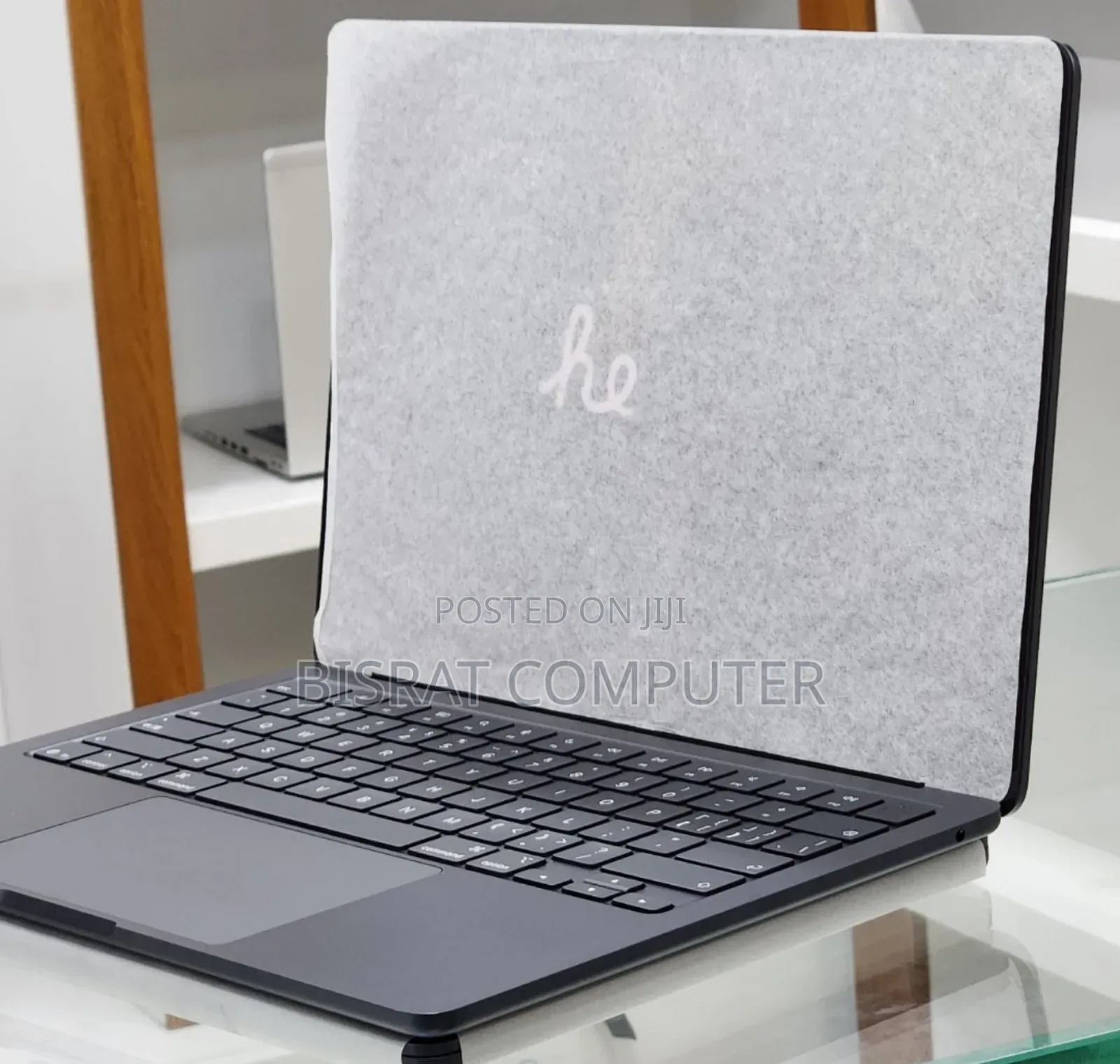 New Laptop Apple MacBook Air 2025 M4 13-Inch 16GB Apple M4 SSD 256GB