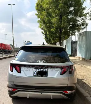 Hyundai Tucson 2022 Silver