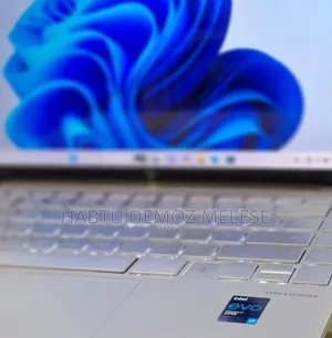 New Laptop HP Envy X2 16GB Intel Core I7 SSD 512GB