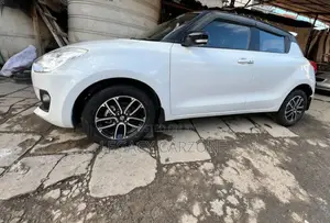 Suzuki Swift 2022 White
