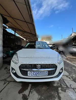 Suzuki Swift 2022 White